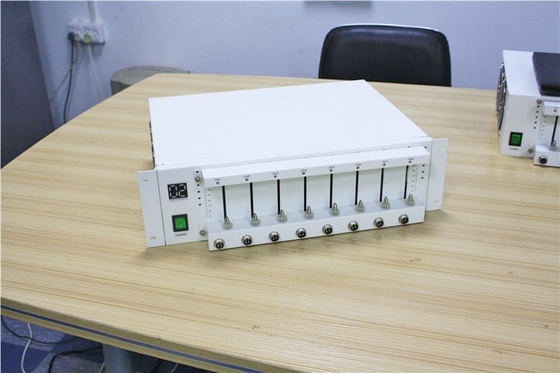 32650電池容量のテスター18650の円柱細胞の形作り、等級分けの試験機